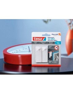 Clavo autoadhesivo tesa...