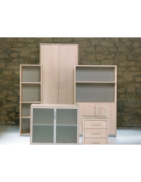 Armario rocada con un estante y dos puertas...