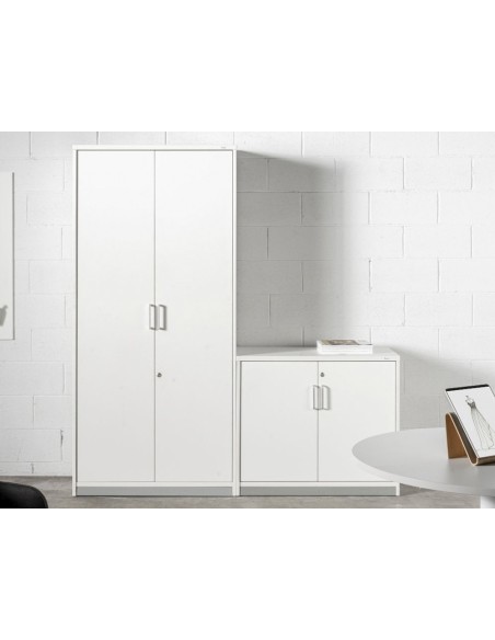 Armario rocada con un estante y dos puertas...