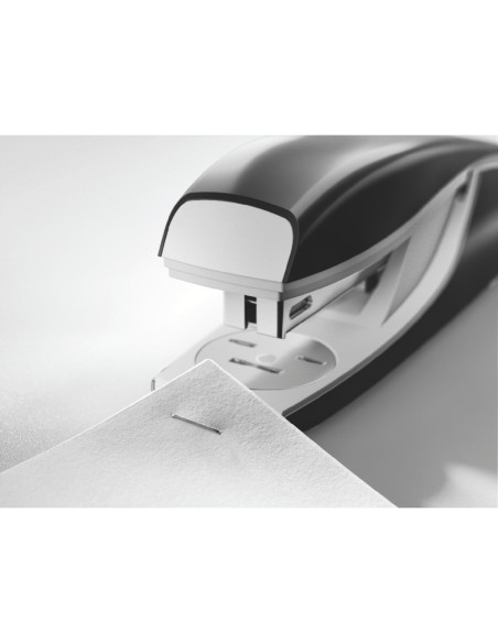 Grapadora petrus 635 wow rojo metalizado capacidad 30 hojas en blister usa grapas 22/6 24/6 y 26/6