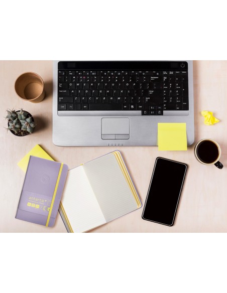 Cuaderno con gomilla antartik notes tapa dura a6 hojas rayas morado y amarillo 100 hojas 80 gr fsc