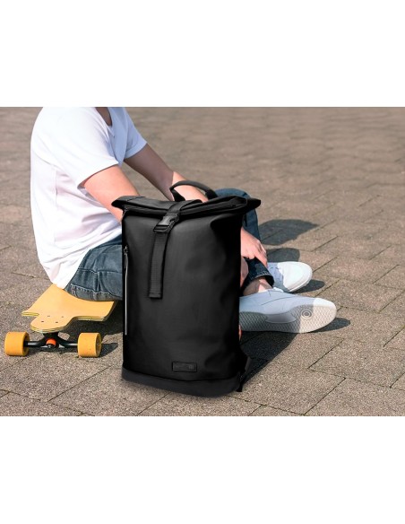 Cartera antartik mochila water proof enrollable diseño casual color negro 480x130x280 mm