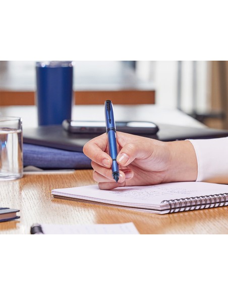 Pluma parker im professionals monochrome blue plumin f en estuche de regalo