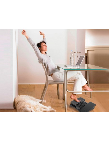 Reposapies plastico q-connect ajustable derecha izquierda 2 alturas efecto masaje 430x320x110 mm